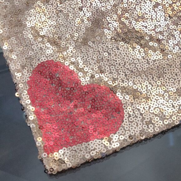 Heart glitter table runnew - Picture 2 of 3